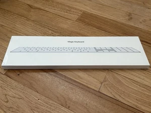 Apple Magic Keyboard with Numeric Keypad MQ052LL/A NEW SEALED IN BOX - Picture 1 of 3