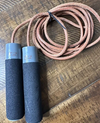 Cuerda de salto de cuero Champion vintage asas ponderadas Foto 1 de 4