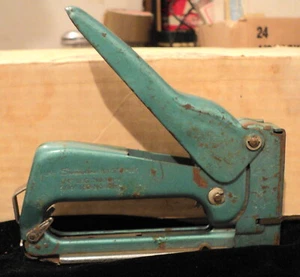 Vintage Antique Swingline 101 Stapler Staple Gun Green Long Island City NY  - Picture 1 of 7