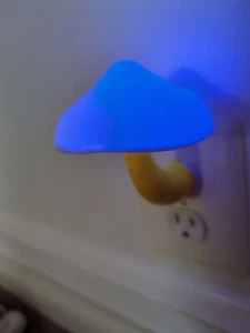7Colors LED Night Lights Mushroom Gradient Light Sensor Plug-in Wall Lamps Decor - Picture 1 of 5