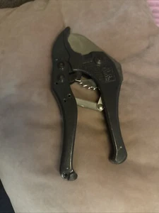 Ratchet Action 1” Pipe Cutter Plumbing Tool PVC Water Tube Hose Black (100) - Picture 1 of 7