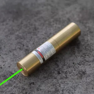 Adjustable Focus GR Laser Pointer 520nm Visible Beam Light LMP4B - Picture 1 of 8
