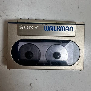 Vintage Sony Walkman WM-10 grau tragbarer Stereo-Kassettenspieler - für Ersatzteile - Bild 1 von 12