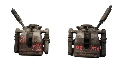 Juego de soportes pinzas de freno traseras derecha e izquierda Mercedes B250e CLA250 14-23 OEM Foto 1 de 4