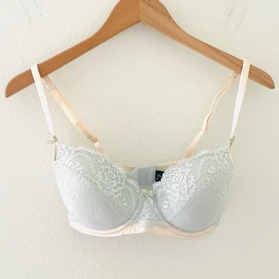 Sujetador de encaje Heidi Klum azul claro y crema. ¡Nuevo con etiquetas! Foto 1 de 4