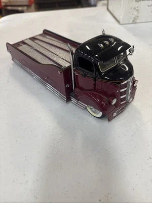 1/24 Danbury 1938 GMC Carrier plataforma plana negro borgoña ¡MIRA RARA!! Foto 1 de 4