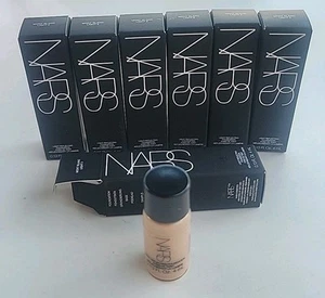 (Posten von 8) NARS lichtreflektierende Foundation Probegröße 0,13 FL. Oz. 4ml - Bild 1 von 13