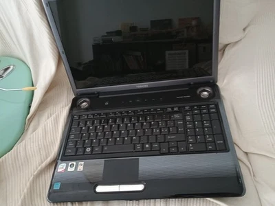 pc portatile Toshiba P300 17' 15z  HARMAN/KARDON - Immagine 1 di 4