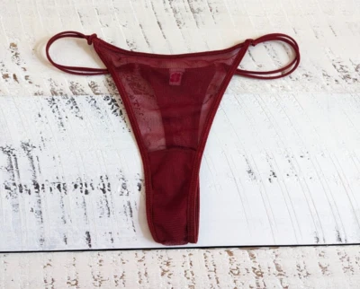Charlotte Russe XS 码复古 Y2K 深红色网眼 See-Thru 双弦丁字裤 — 第 1/4 张图片