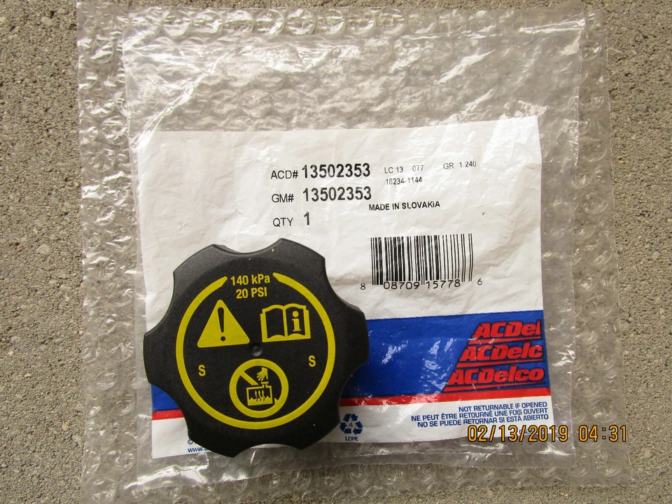 BUICK RADIATOR ENGINE COOLANT RECOVERY RESERVOIR TANK FLUID CAP 20 PSI OEM NEW - Image 1 of 4