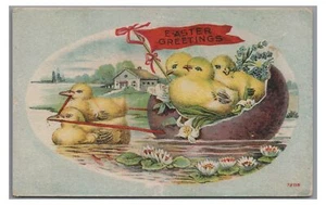 PASCUA SALUDOS LINDOS POLLITOS BEBÉ CON CÁSCARA DE HUEVO BARCO POSTAL DE COLECCIÓN - Imagen 1 de 2