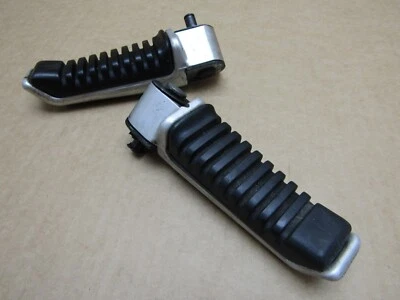 Par de reposapiés Ducati 750 Sport Desmo 1988-1990 24.127 millas (8152) Foto 1 de 4