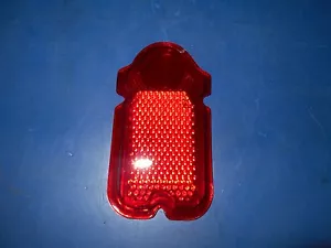 RED PLASTIC TOMBSTONE TAIL LIGHT LENS HARLEY DAVIDSON & CUSTOM CHOPPERS 68090-47 - Foto 1 di 4