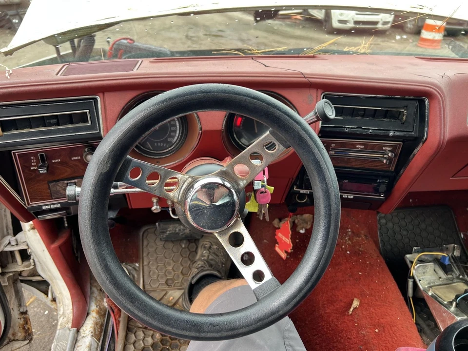 Columna de dirección OLDS CUTLASS 77 Foto 1 de 1