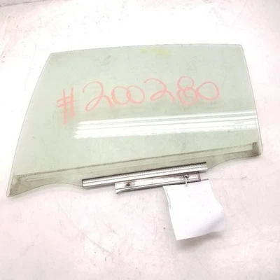 Vidrio para puerta trasera del conductor Prius C VIN B3 7º y 8º dígito compatible con PRIUS de 12-19 Foto 1 de 4