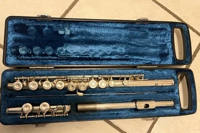 FLAUTO TRAVERSO YAMAHA YFL 22S, silver. - Immagine 1 di 4