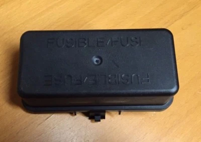 CUBIERTA DE CONECTORES AUTOMOTRICES TE/Tyco/AMP 1443996-1, 60 POSICIONES Foto 1 de 3