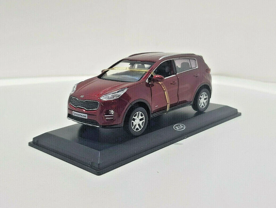 PINO B&D Modellauto Kia Sportage Infrarot 1:38 Original KIA10333-RD Rot mit Pull Back
