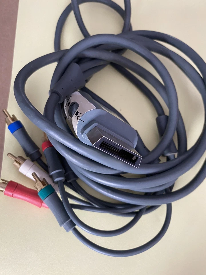 OFFICIAL GENUINE Xbox  360 AV CABLE RCA COMPOSITE / COMPONENT TV LEAD - Image 1 of 1