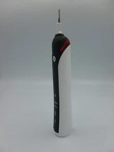 Braun Oral-B PRO 2  Handstück 5 Modi Typ 3767 schwarz-weiß - Bild 1 von 4