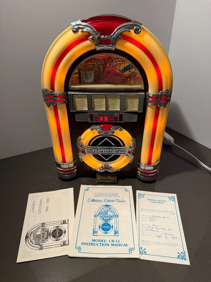 Thomas Collector's Edition Radio CR-11 Jukebox Style Radio Cassette Player Retro - Image 1 of 4