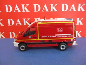Die Cast 1/43 Modellauto Feuerwehr Mercedes Sprinter 4x4 - Bild 1 von 6