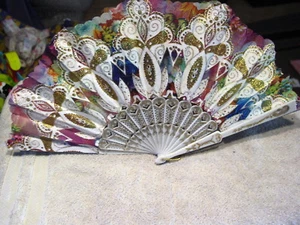 FAN ( SMALL HAND TYPE FAN ) WITH FLOWERS FLOWER B3 - Picture 1 of 2