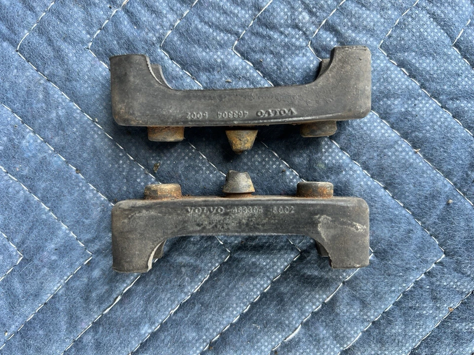 1986-1993 Volvo 240 740 940 par de almofadas de montagem em radiador 463304 fabricante de equipamento original #3725E - Imagem 1 de 4