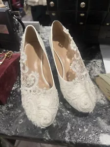 Millennium Vintage White Fabric Bridal Shoes - Bild 1 von 8