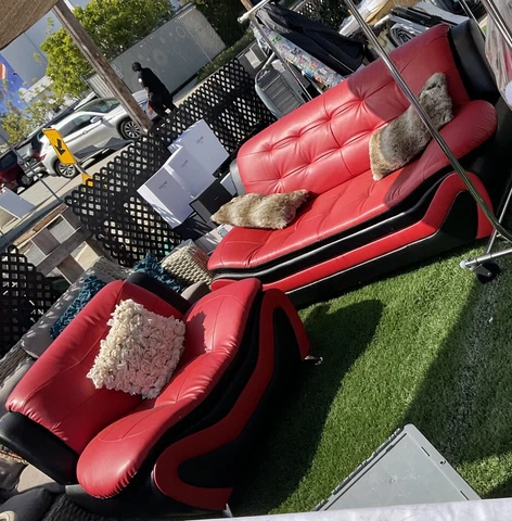 STUNNING TOP 10 VINTAGE FULLY TUFTED CHESTERFIELD BLOODY RED SOFA & ARMCHAIR SET Cover