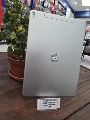 Apple iPad Pro 1st Gen. 32GB, Wi-Fi + Cellular, 9.7 in - Silver - Image 1 of 4