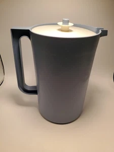 Vintage Tupperware Krug Behälter Kanne #1416-2 Country blau mit Druckknopf Deckel - Bild 1 von 8