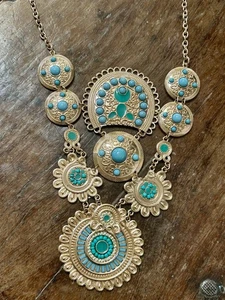 NUEVO CON ETIQUETAS Steve Madden Bisutería Turquesa Oro Capas Collar Bohemio - Imagen 1 de 8