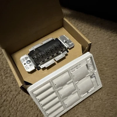 Control4 C4-KD120-WH Keypad Dimmer Adaptive Wireless 120v Snow White  - Image 1 of 3