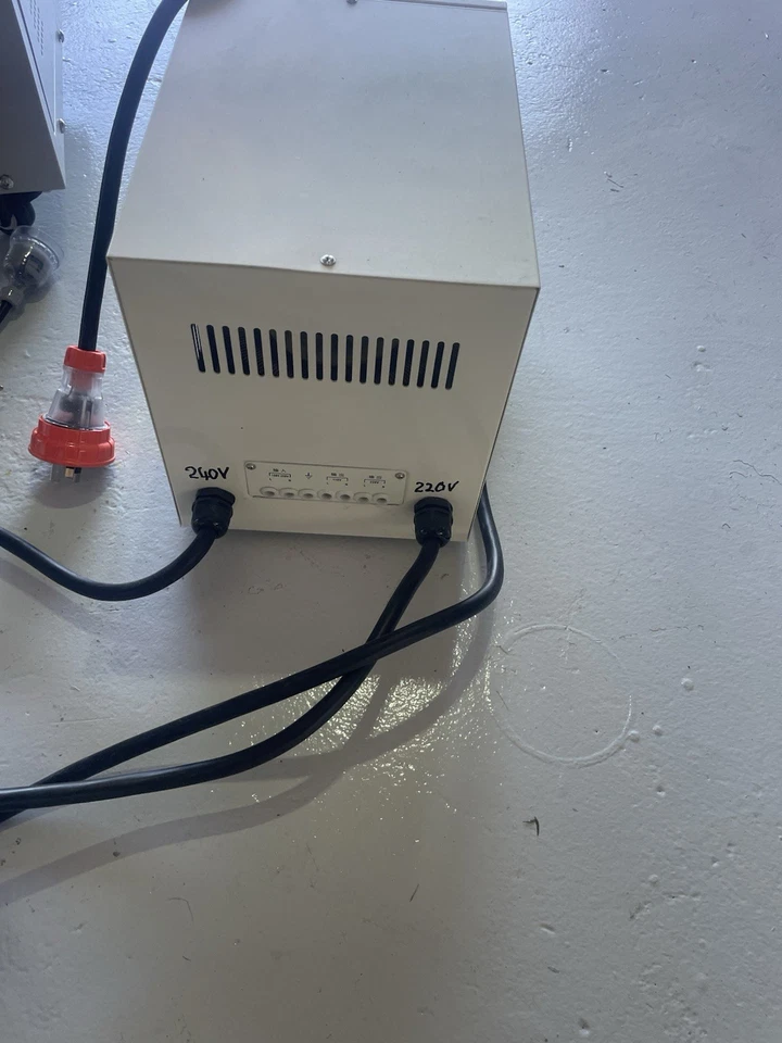 240 To 220v Step Down Transformer  - image 1 of 4