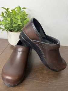 Sanita Size 38 Brown Closed Danish Clog Professional Nursing Shoe US 7.5 - Picture 1 of 11
