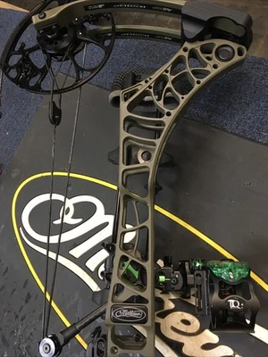 Лук для левой руки Mathews V3X 29 натяжение 29,5 70 фунтов цвет Ambush Green - Изображение 1 из 4