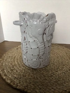 Mudpie Keramik Seepferdchen Wein Eimer 8" maritim Küstendekor weiß Utensilienhalter - Bild 1 von 8