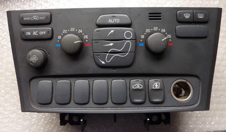 Klimabedienteil Heizungsbedienteil Volvo V70 II XC70 S60 Bj 2000 9452368 - Bild 1 von 1