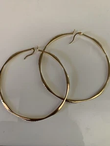 NWOT CAROLEE GOLD HOOP  EARRINGS 2.5" D17 - Picture 1 of 3