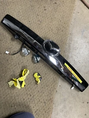 2010 2011 2012 Mazda Cx-9 Tailgate Mold trunk lid garnish with camera and emblem Foto 1 de 4