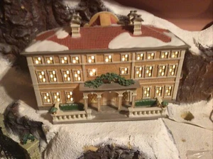 Dept 56 Alpine Village "Von Trapp Villa" Sound of Music Lighted Building - Picture 1 of 24