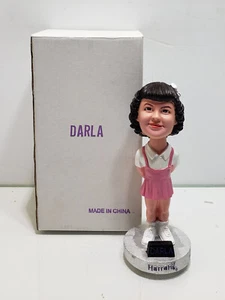 Figuras con cabeza de bobble de porcelana Darla - Imagen 1 de 4