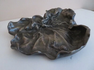 LELIEVRE Une feuille de vigne un lapin une carotte et un escargot étain signé - Photo 1/3