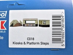 DAPOL C018. Kiosks and Platform Steps. OO Gauge, 1/76 scale Kit - Foto 1 di 4