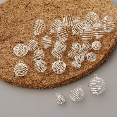 30 Ciondoli A Gabbia Di Perline A Spirale Placcati Argento Per La Creazione Di - Immagine 1 di 4