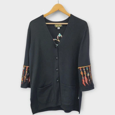 Suéter cárdigan artístico portátil Bob Mackie para mujer talla grande negro atrapasueños Foto 1 de 4