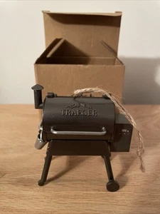 BRAND NEW TRAEGER GRILL CHRISTMAS ORNAMENT Mini Replica BBQ - Picture 1 of 8