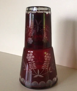 Vintage RUBINROT KLAR GESCHNITTEN NACHTTISCH WASSERKARAFFE MIT TASSE ~ 8 3/8" ~ Böhmisches Glas - Bild 1 von 8