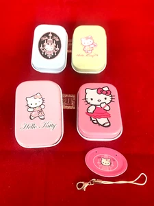 HELLO KITTY FOUR LITTLE METAL BOX WITH KEYRING CAJAS SANTIO PANINI NEW - Foto 1 di 15